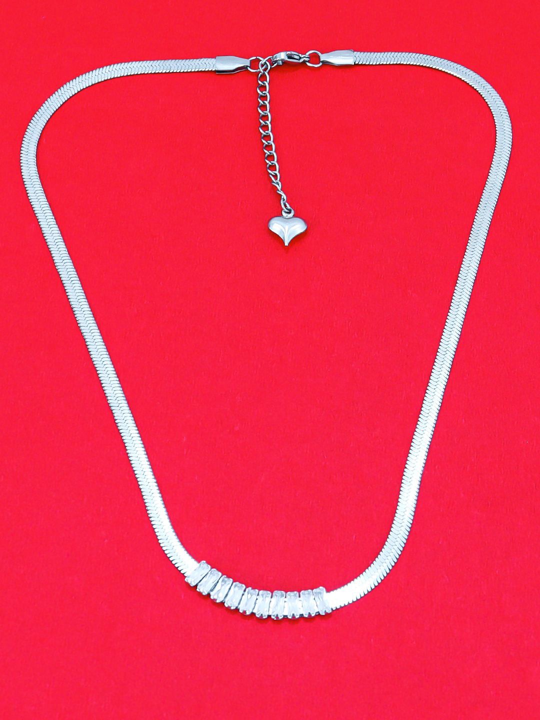 

VAGHBHATT Stone Studded Chain Necklace, Silver