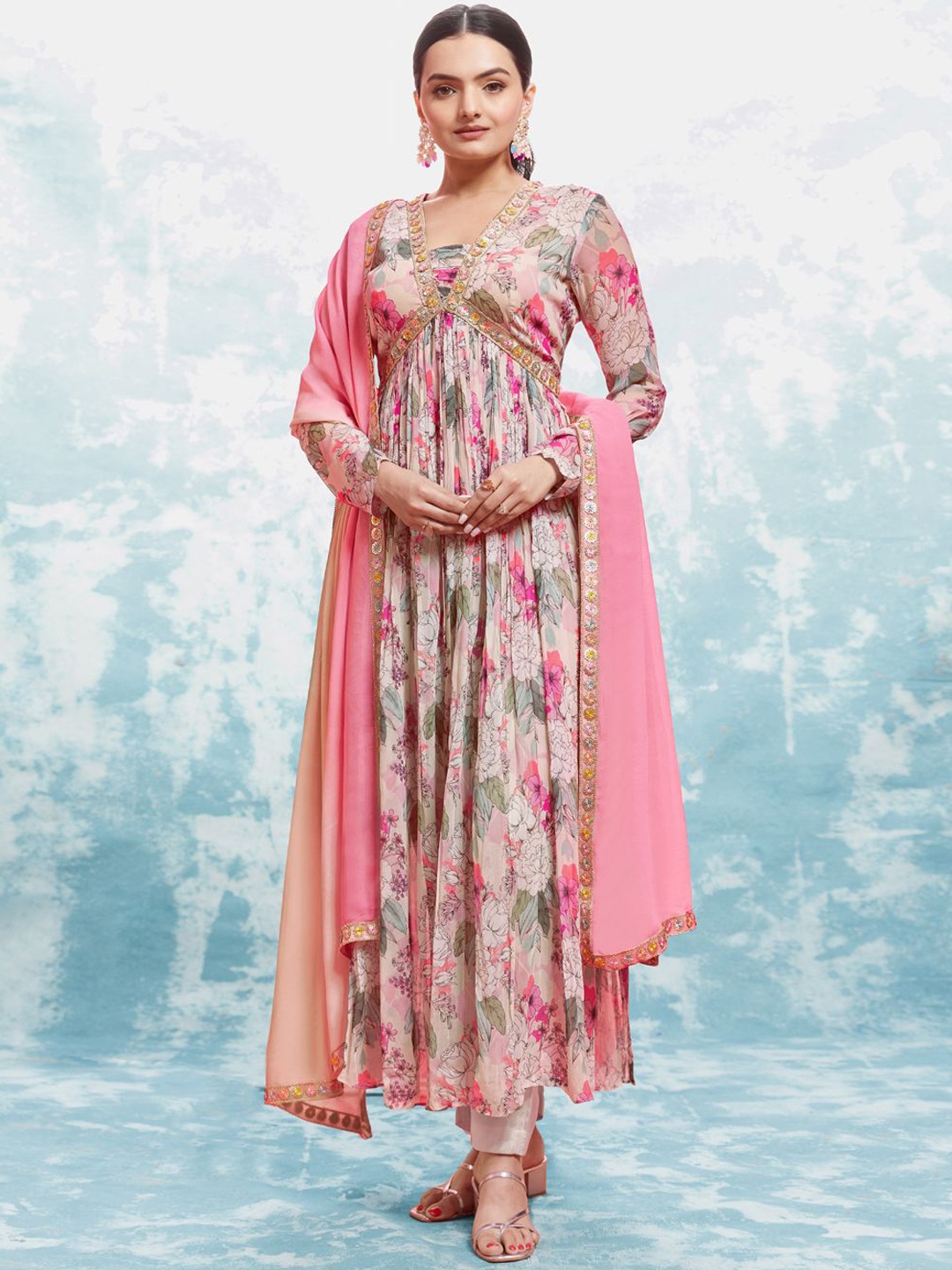 

Fusionic Women Floral Printed Regular Thread Work Kurta with Trousers & With Dupatta, Pink