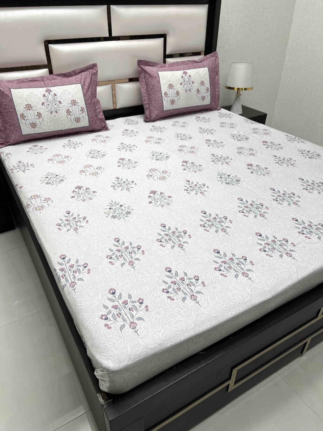 

Pure Decor Royal Majestic Maroon Pure Cotton 400 TC King Bedsheet Set 2.73 x 2.76 m