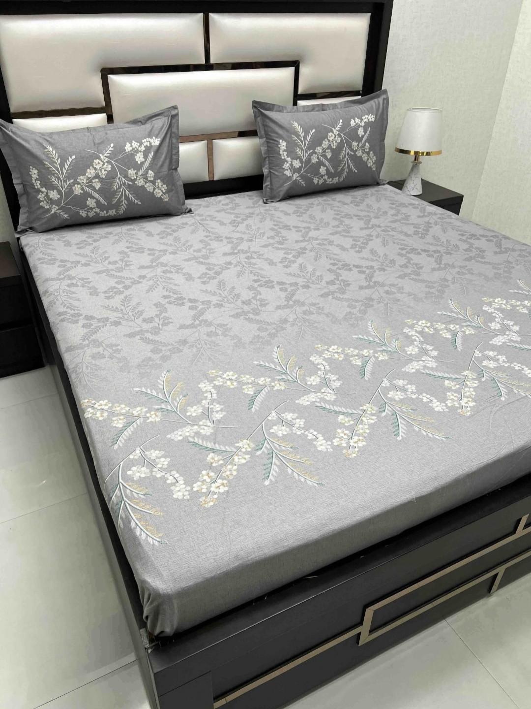

Pure Decor Grey & White Floral 330 TC King Bedsheet with 2 Pillow Covers
