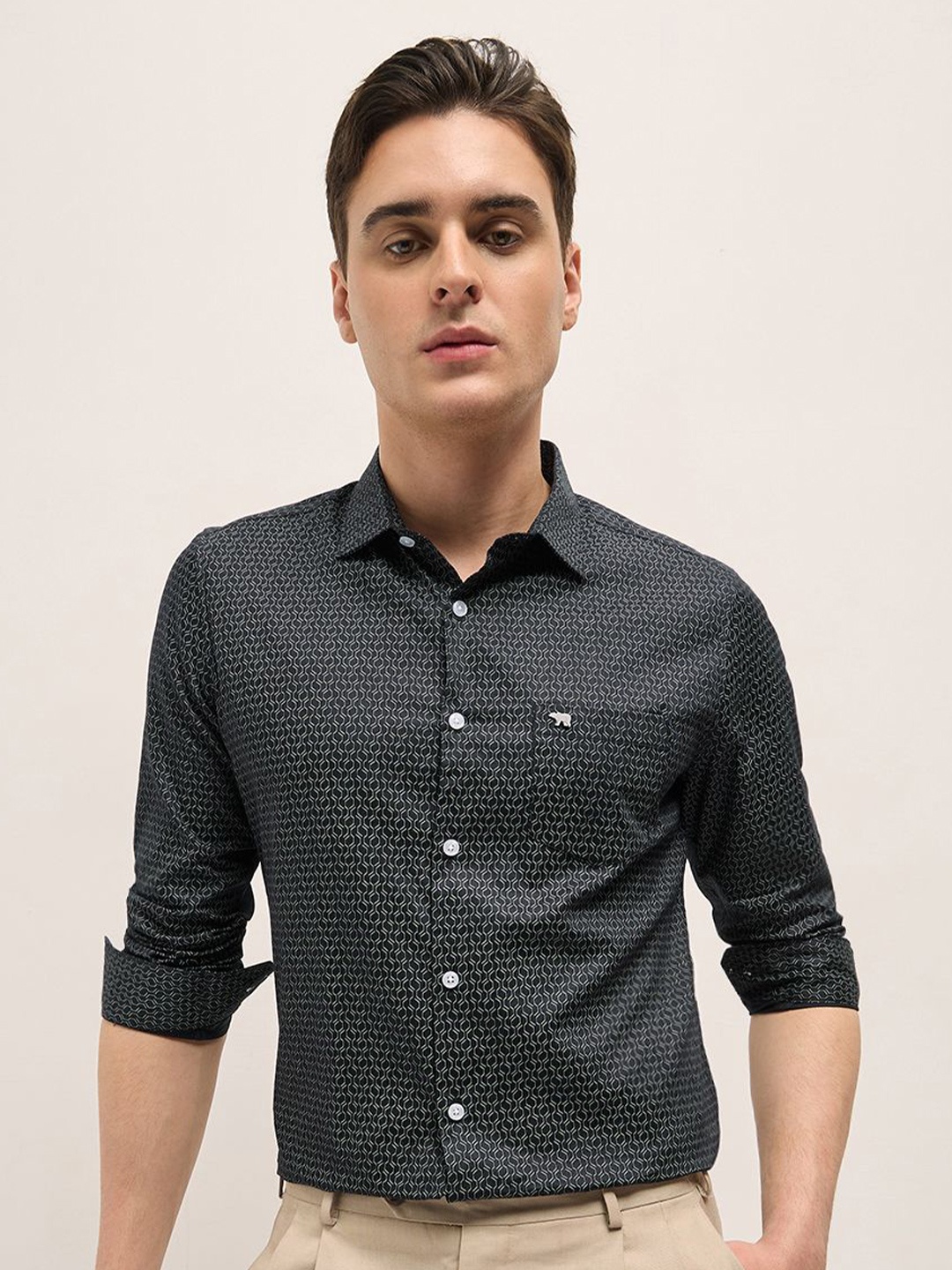 

THE BEAR HOUSE Men Spread Collar Geometric Printed Cotton Tailored Fit Formal Shirt, Black