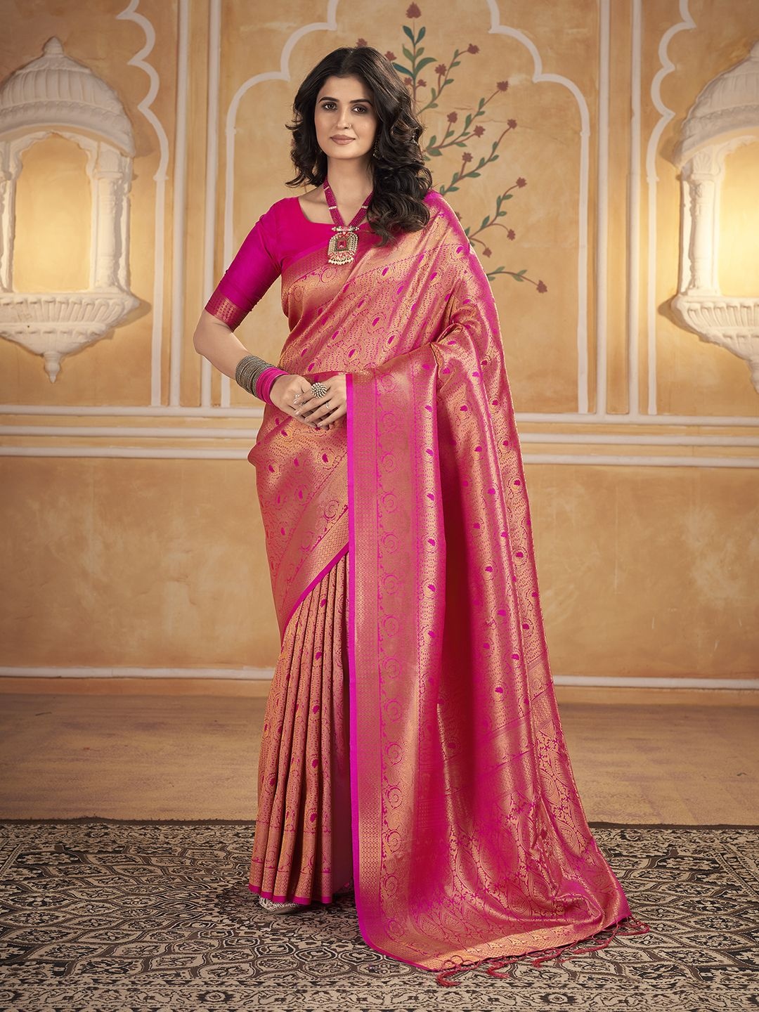 

Ethnielle Woven Design Zari Silk Blend Kanjeevaram Saree, Fuchsia