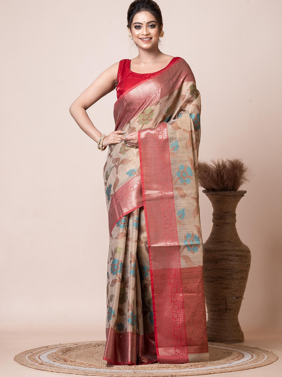 

VIBHAVARI Ethnic Motifs Zari Saree, Beige