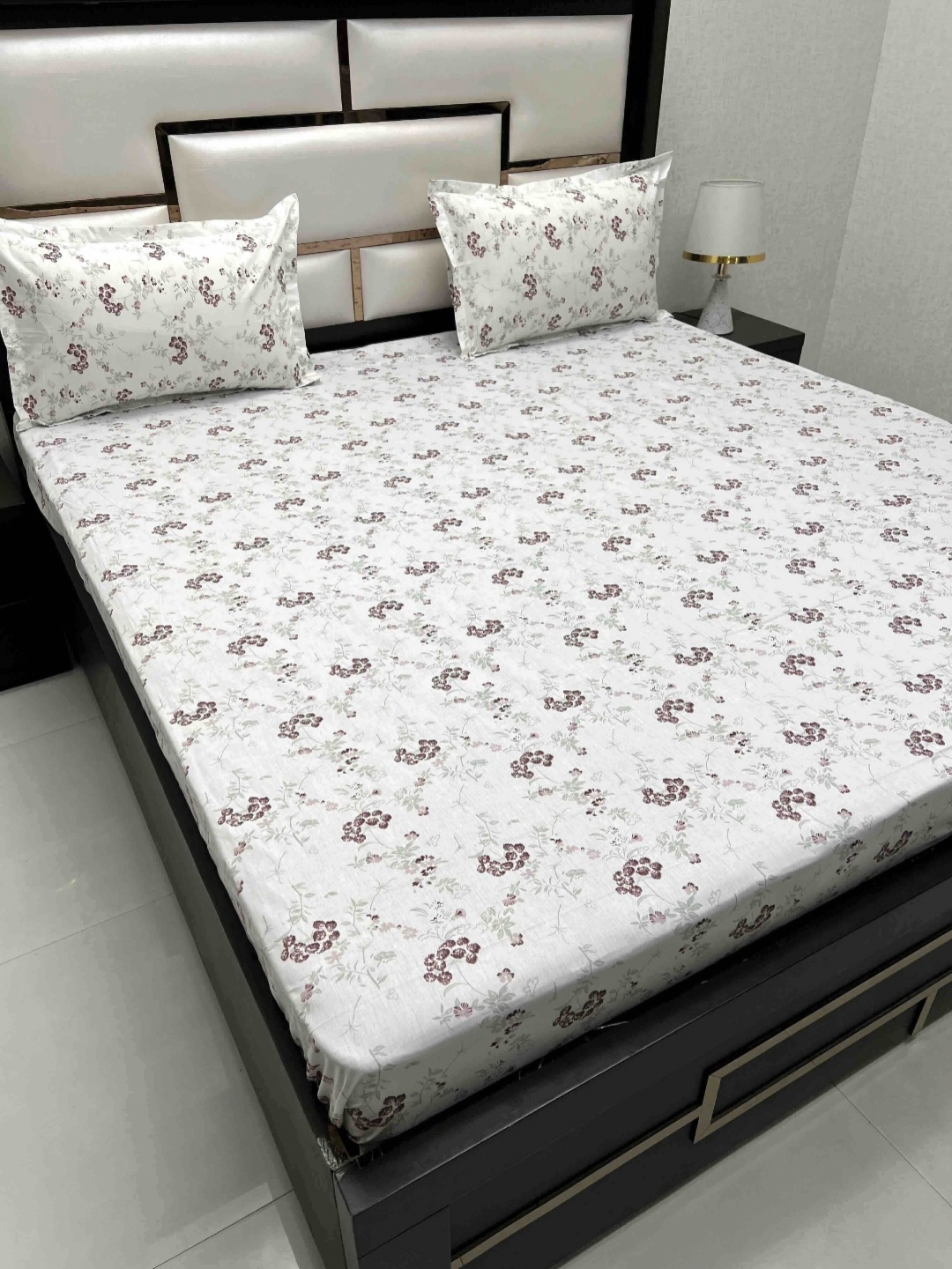 

Pure Decor Mansion White Printed 400 TC Pure Cotton King Bedsheet Set 2.73 m x 2.76 m