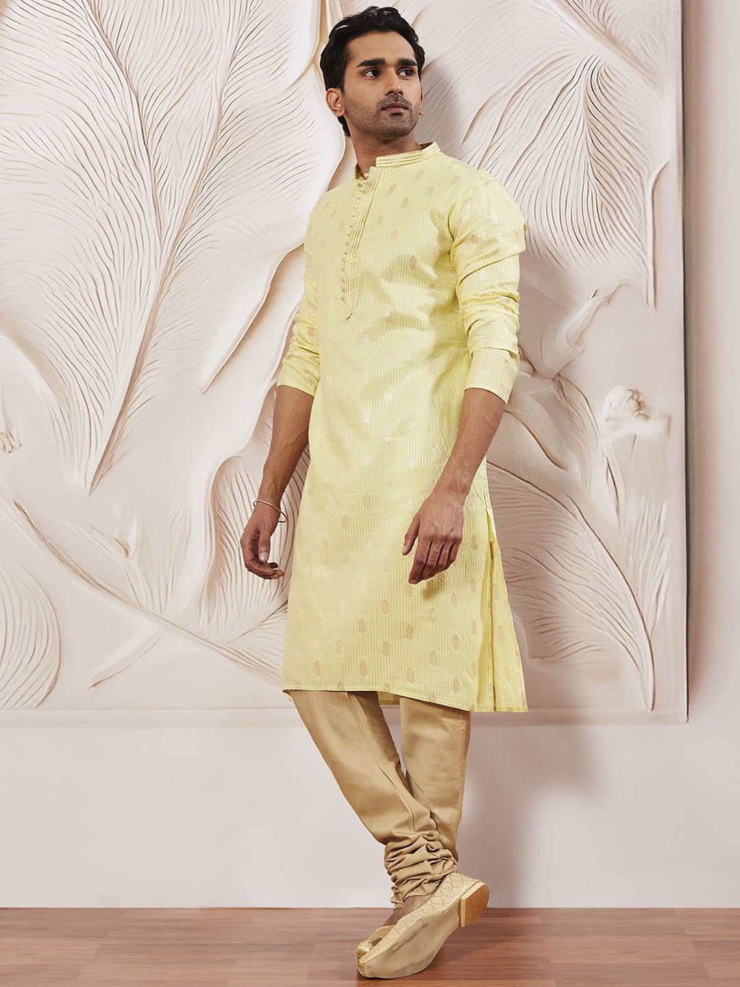 

VASTRAMAY Men Ethnic Motifs Regular Kantha Work Kurta with Churidar, Green