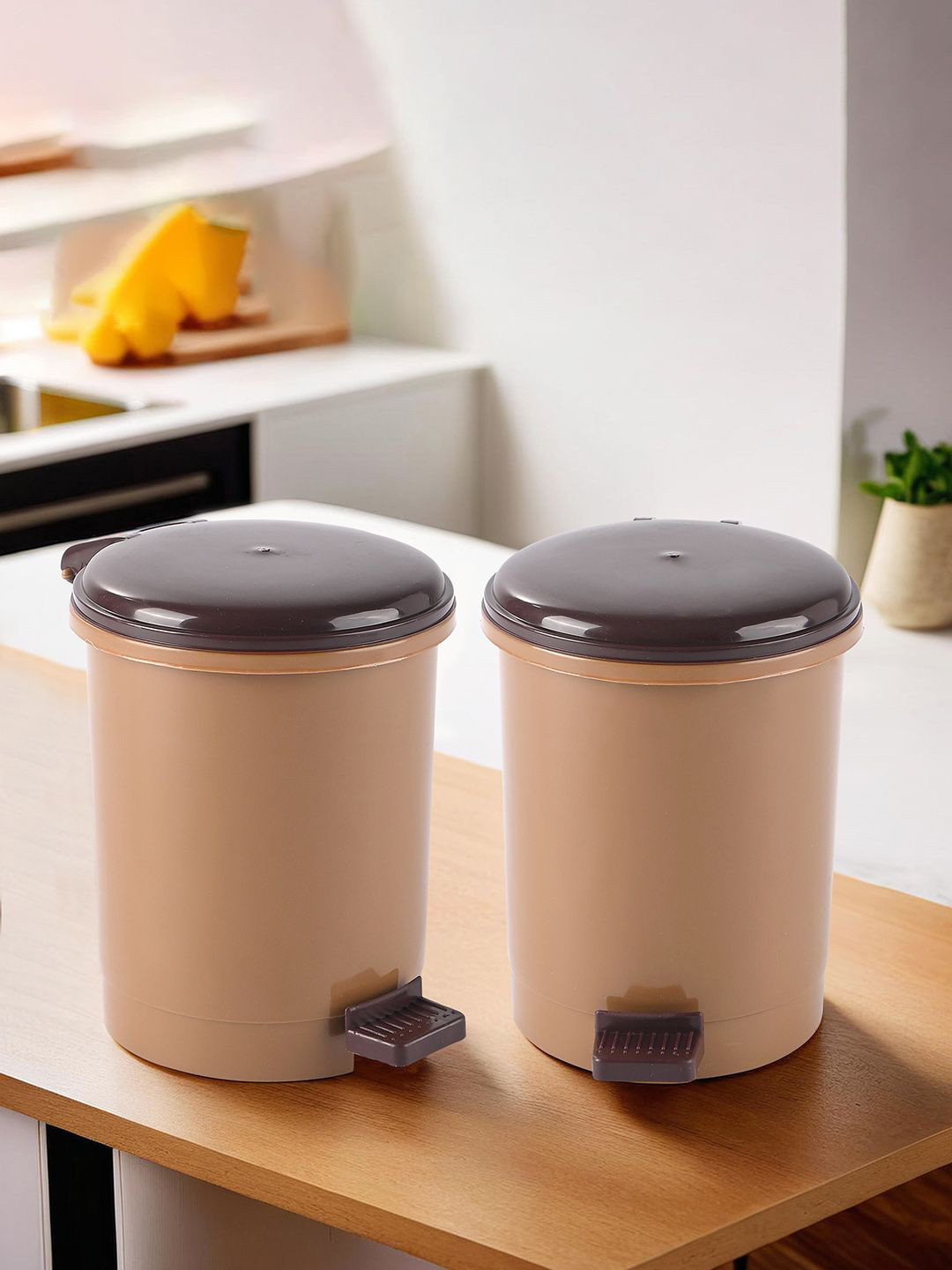

Kuber Industries Brown & Coffee Brown 2 Pieces Pedal Dustbins 2.5L