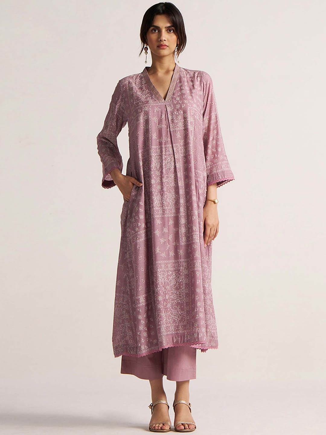 

Ganga Floral Printed Raw Silk Straight Kurta With Trousers, Lavender