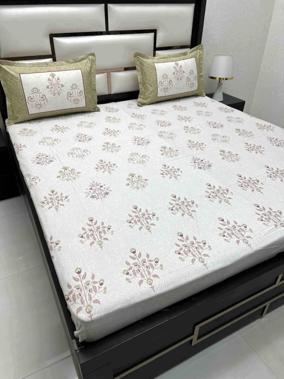 

Pure Decor Green & Purple Floral 300 TC King Bedsheet with 2 Pillow Covers