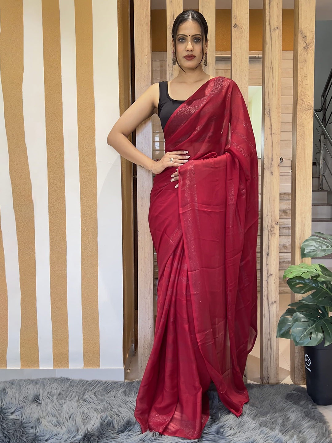 

KAYOMMI Women Pure Chiffon Ready to Wear Saree, Red