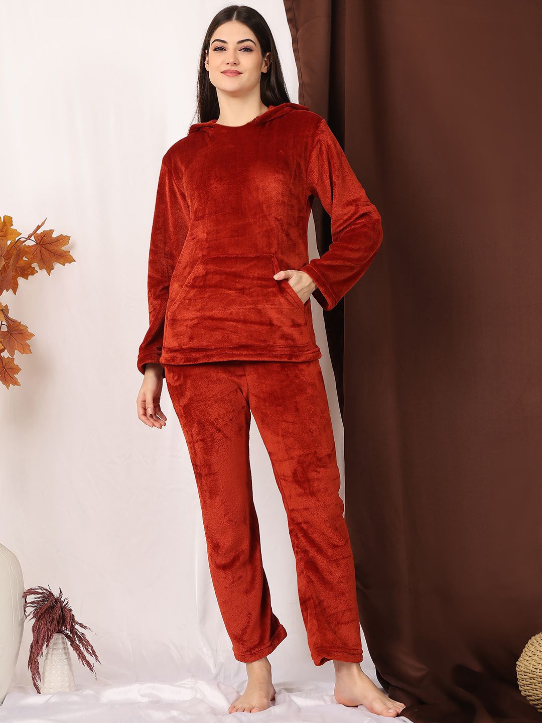 

NEUDIS Women Night suit, Maroon