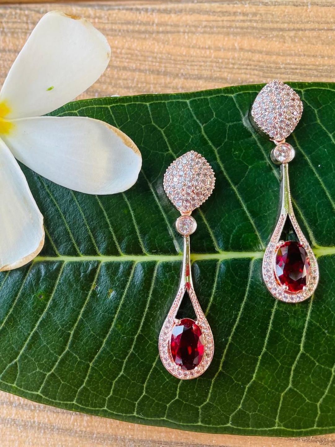 

MONI LIFESTYLE Contemporary Drop Earrings, Rose gold