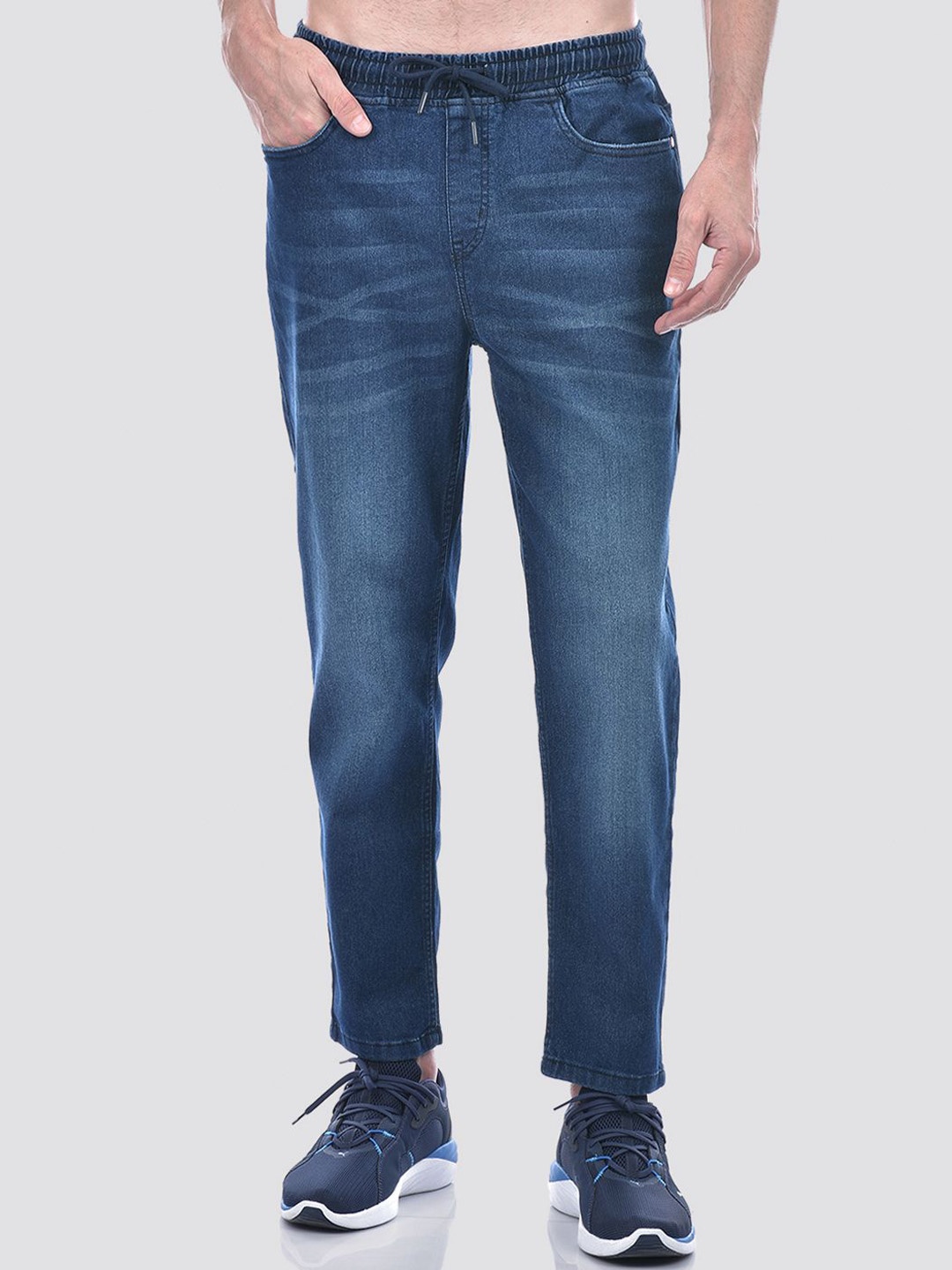 

INKD Men Relaxed Fit Light Fade Stretchable Jeans, Blue
