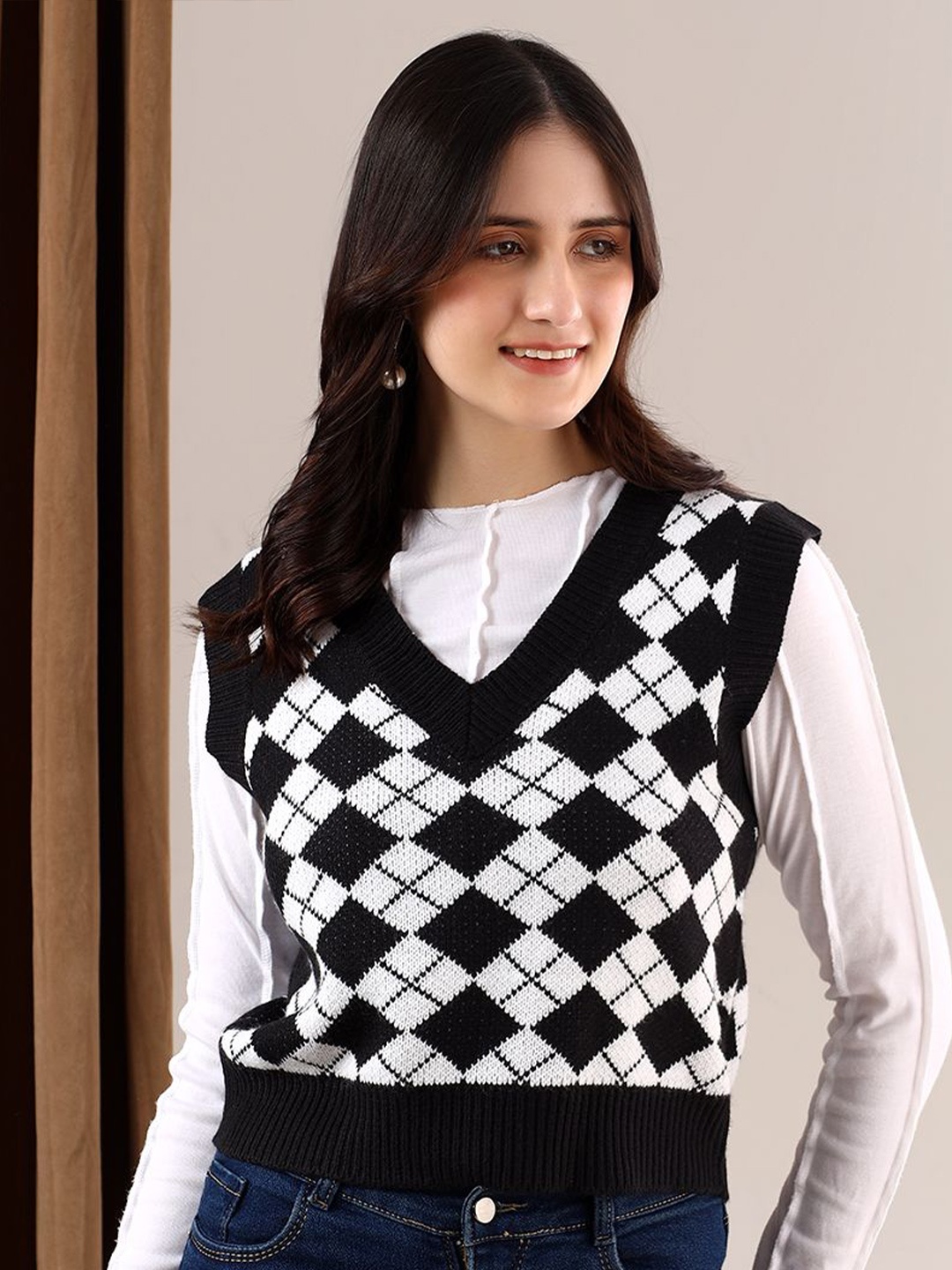 

Kotty Women Crop Sweater Vest, Black