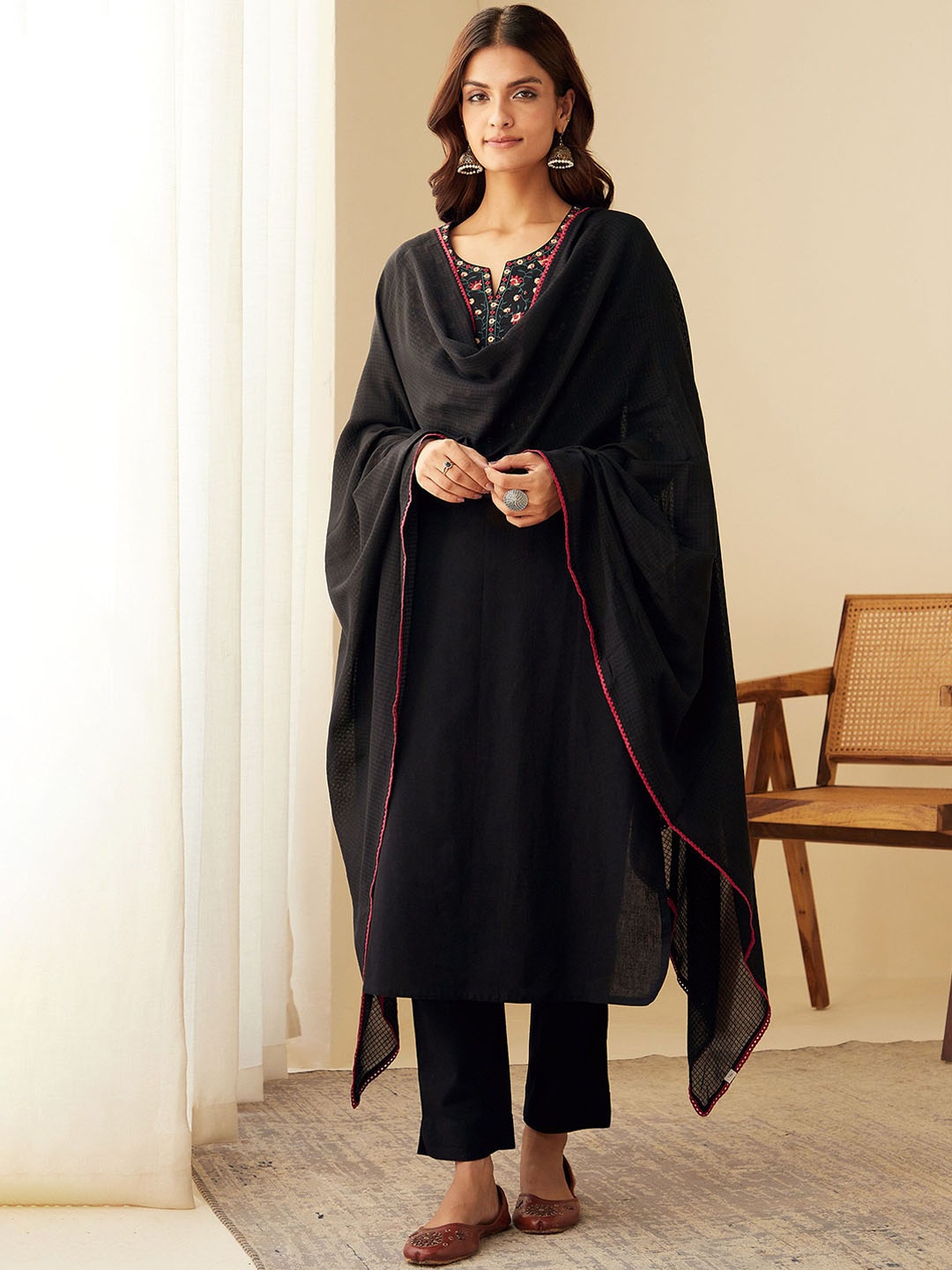 

GoSriKi Floral Embroidered Straight Kurta With Trousers & Dupatta, Black