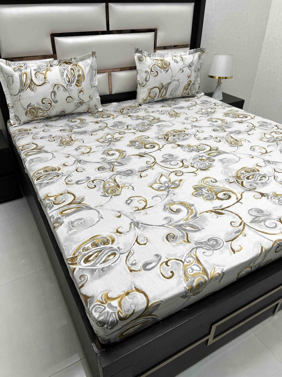 

Pure Decor Royal Velar White Printed Pure Cotton 350 TC King Bedsheet Set 2.72 m x 2.77 m