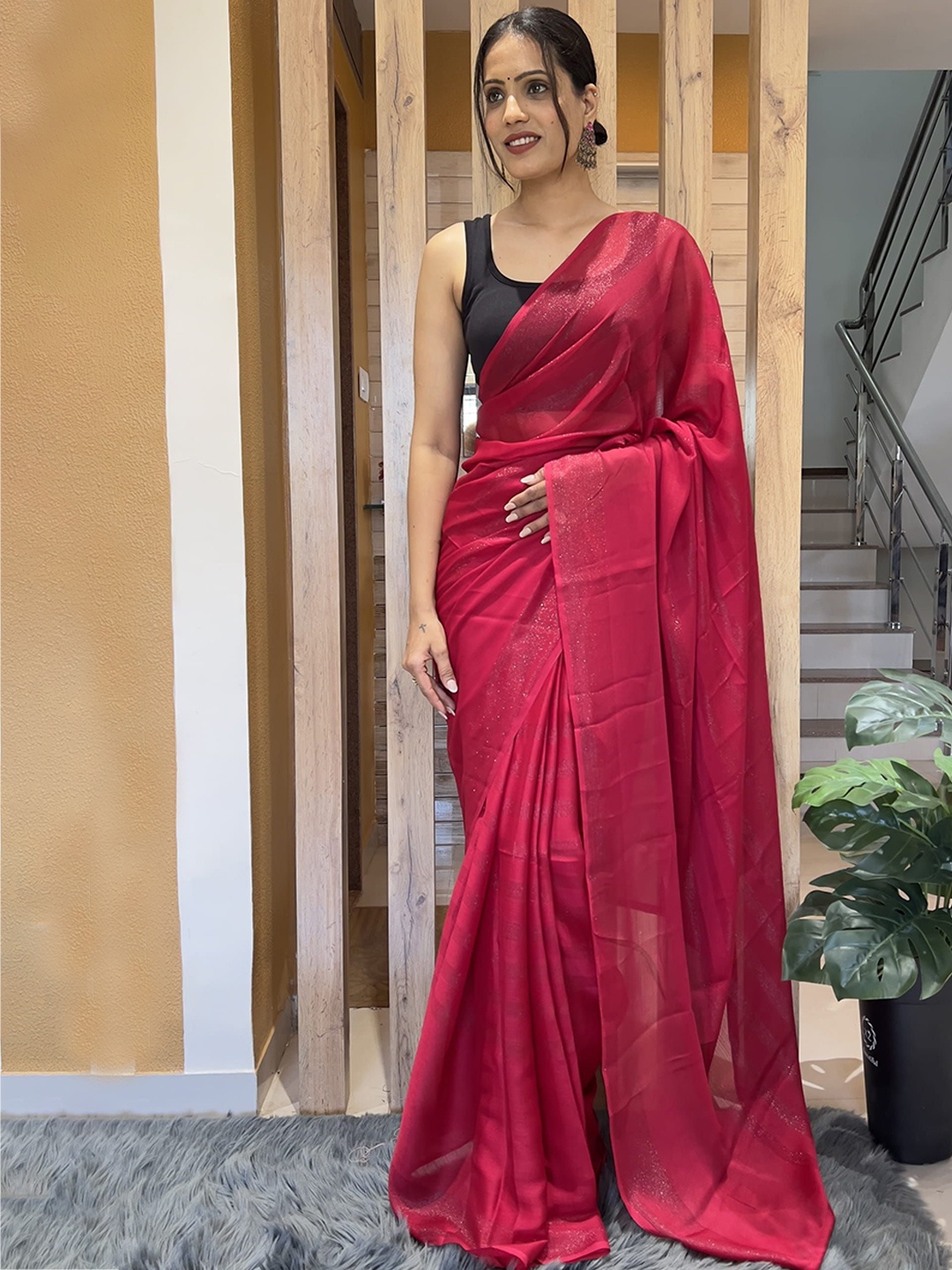 

KAYOMMI Striped Pure Chiffon Ready to Wear Saree, Red