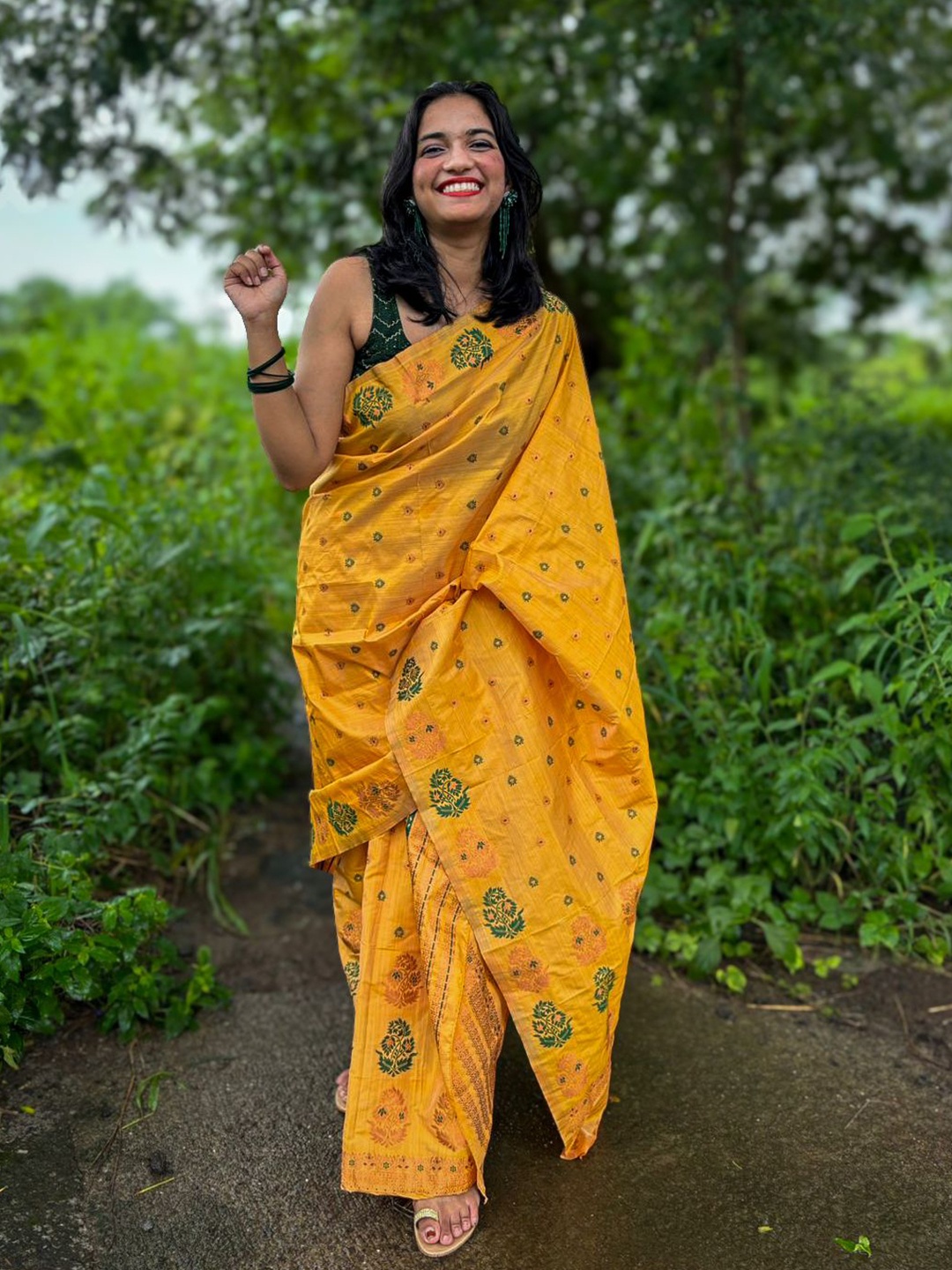 

Apaapi Threads of glory Woven Design Zari Silk Blend Saree, Yellow