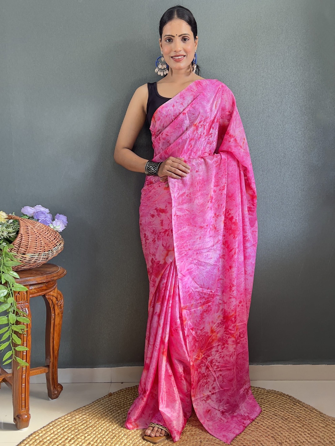 

KAYOMMI Tie and Dye Pure Chiffon Ready to Wear Saree, Pink