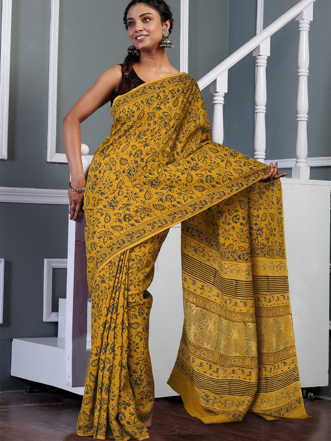 

Unnati Silks Floral Pure Silk Handloom Block Print Saree, Yellow