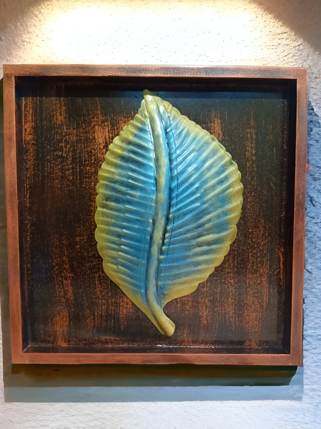 

Vrinban International Gold Toned Leaf Pattern Wooden Wall Decor, Brown