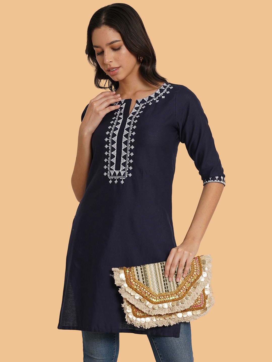 

Brownverse Women Embroidered Khadi Kurta, Blue