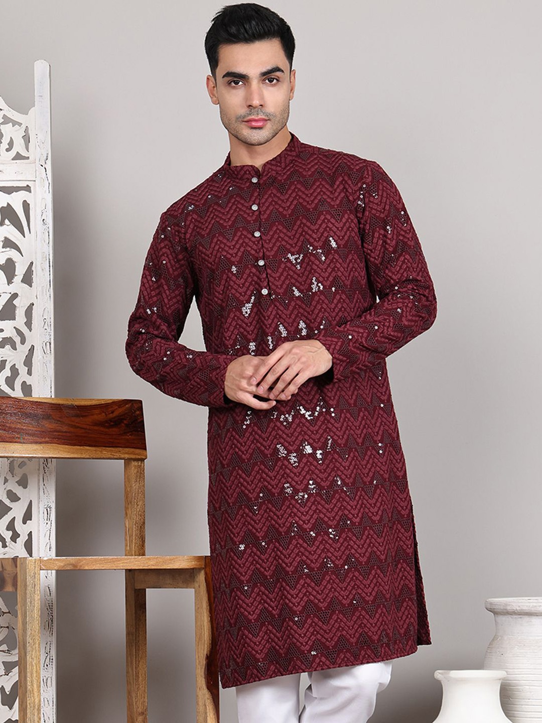 

Jompers Men Geometric Embroidered Sequinned Kurta, Maroon