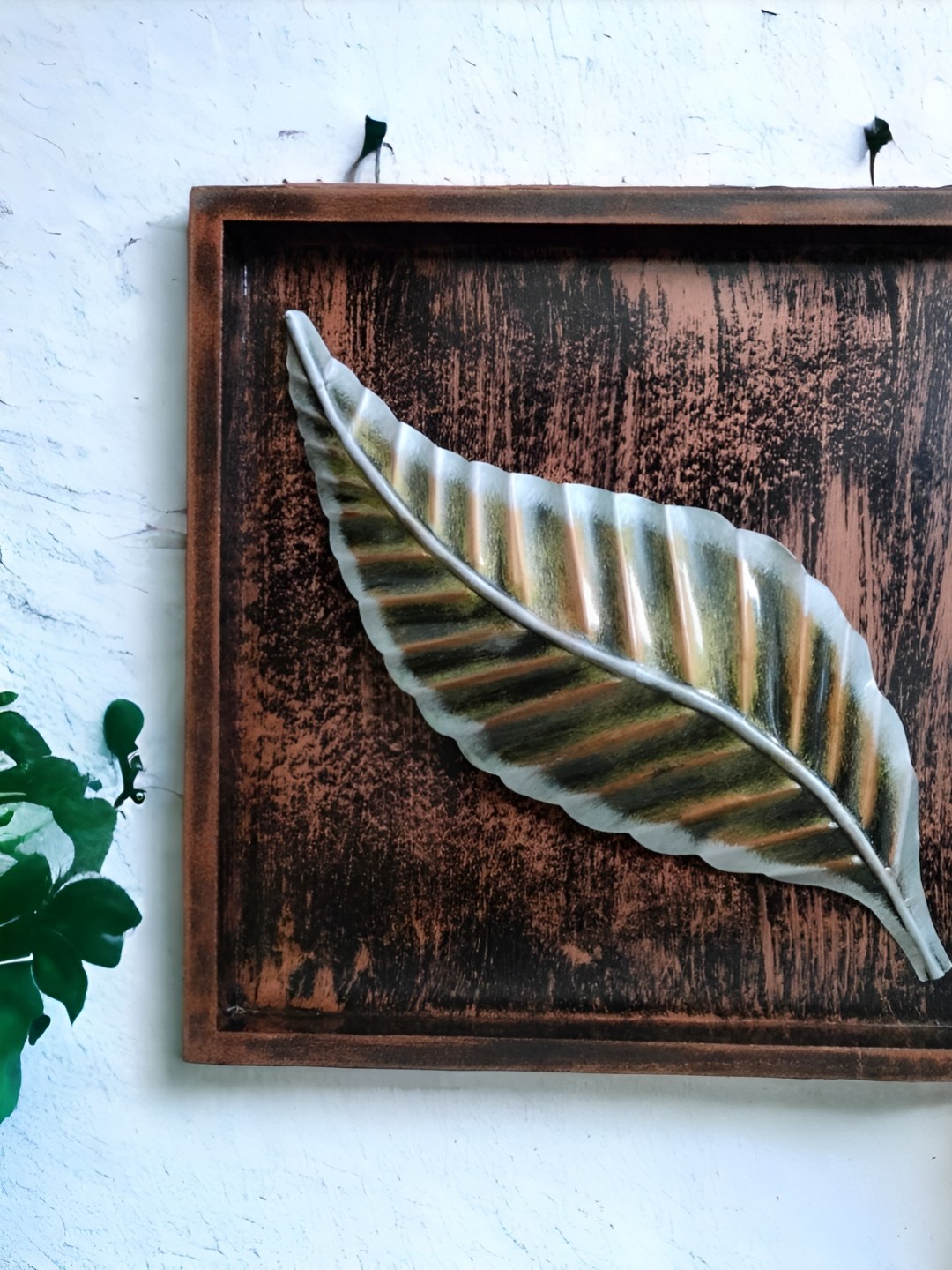 

Vrinban International Brown Leaf Board Wall Decor