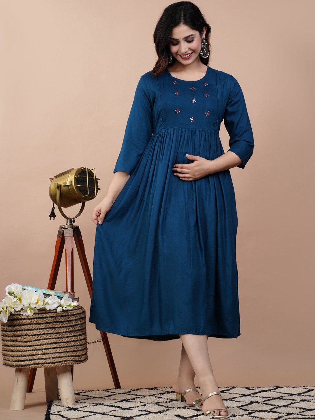 

KIAARON Women Ethnic Motifs Embroidered Mirror Work Maternity Kurta, Blue