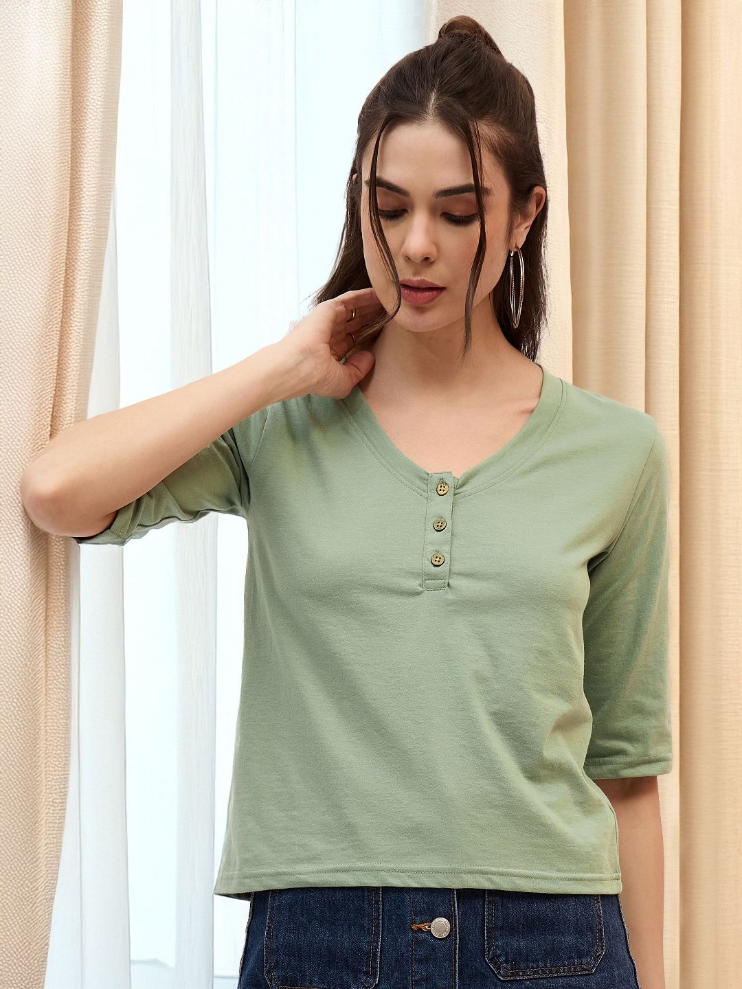 

DressBerry Women V-Neck Pockets T-shirt, Green