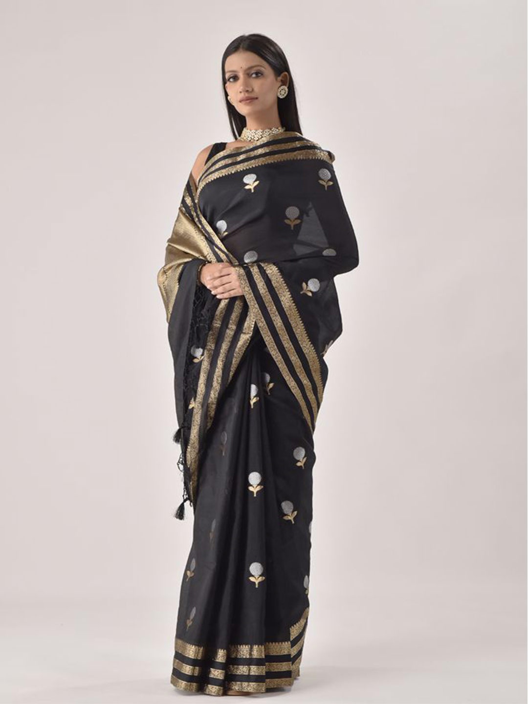 

sutra attire Floral Zari Silk Cotton Banarasi Saree, Black