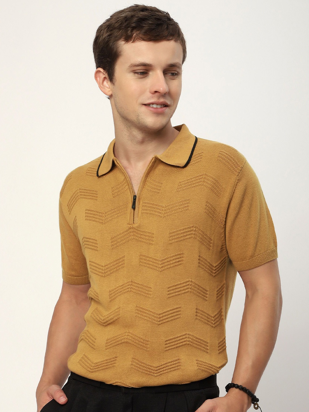 

Beyoung Men Polo Collar Raw Edge T-shirt, Mustard