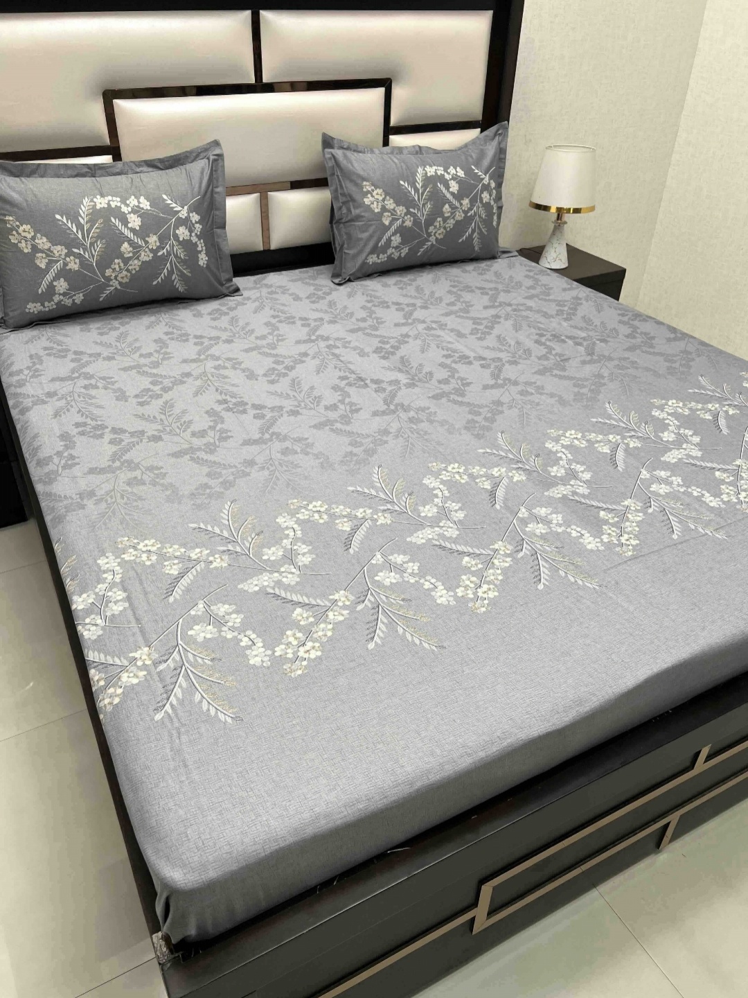 

Pure Decor Grey & White Floral 600 TC King Bedsheet with 2 Pillow Covers
