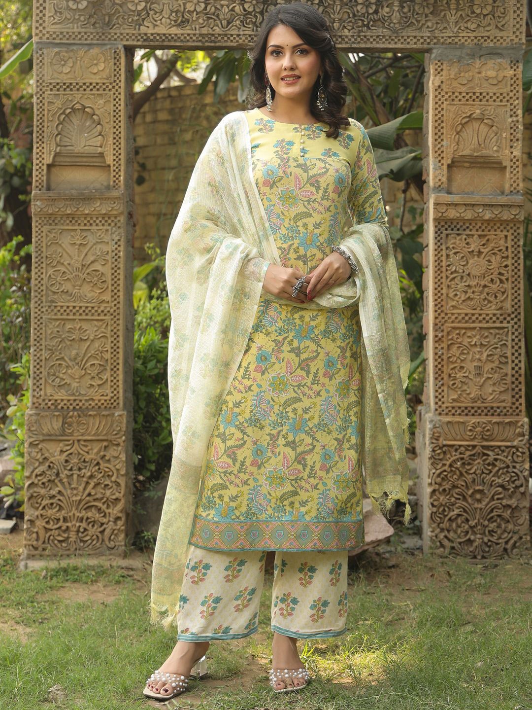 

GoSriKi Floral Printed Straight Kurta With Palazzos & Dupatta, Yellow