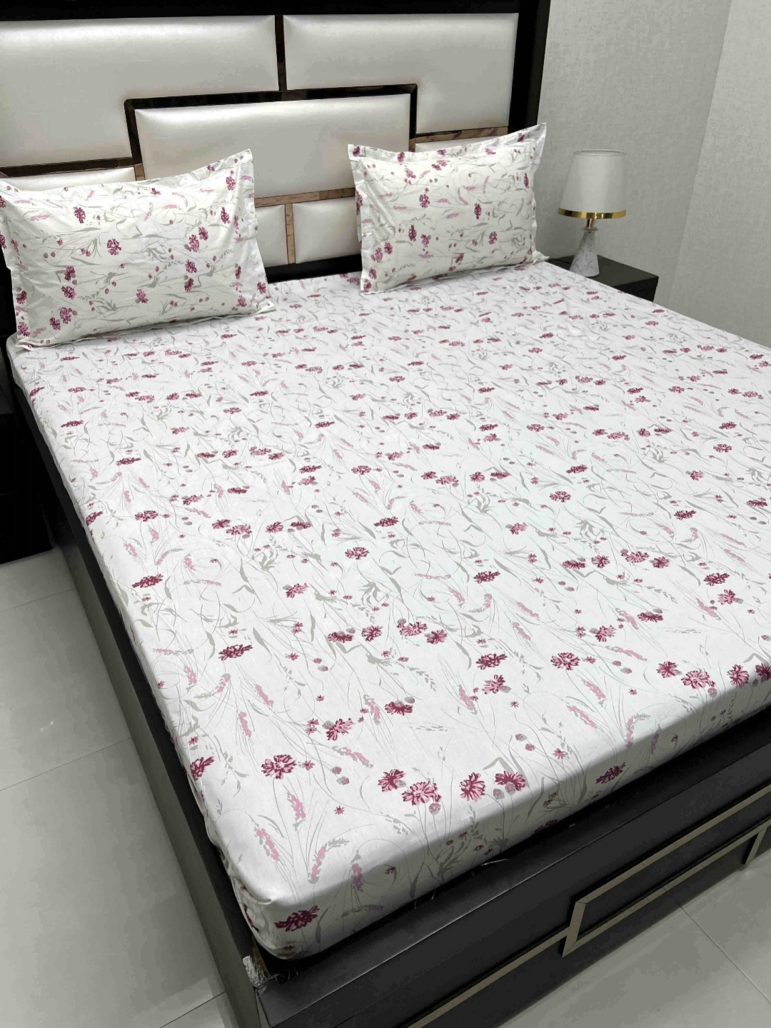 

Pure Decor White Floral 350 TC Pure Cotton King Bedsheet Set 2.72 m x 2.76 m