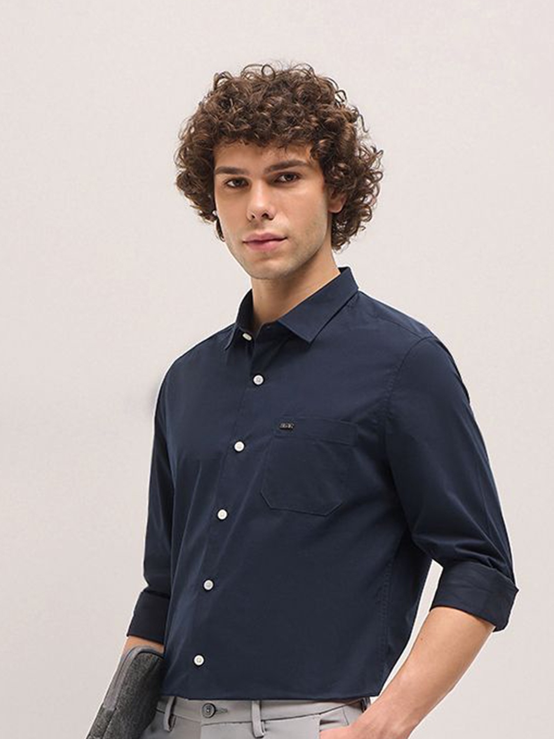 

THE BEAR HOUSE Men Spread Collar Solid Cotton Tailored Fit Formal Shirt, Blue
