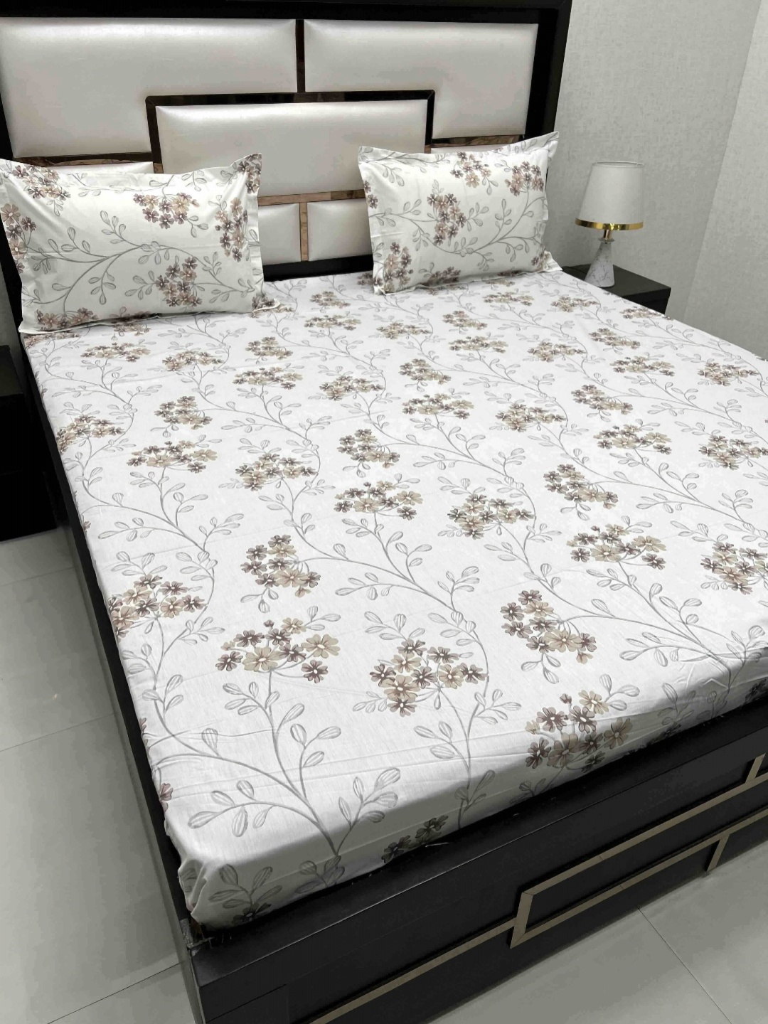 

Pure Decor White & Purple Floral 250 TC King Bedsheet with 2 Pillow Covers