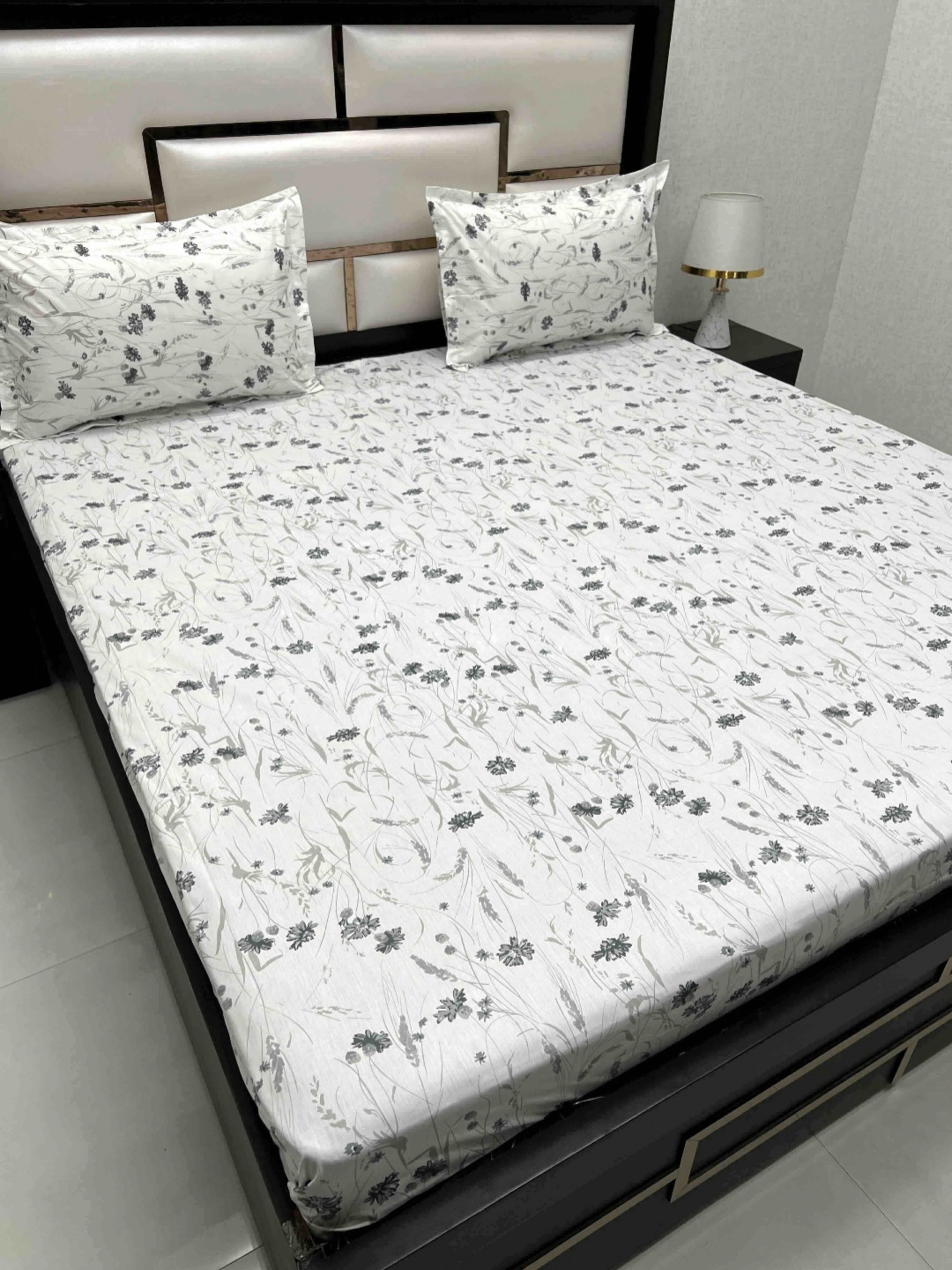 

Pure Decor Mansion White Printed 240 TC Pure Cotton King Bedsheet Set 2.74 m x 2.76 m