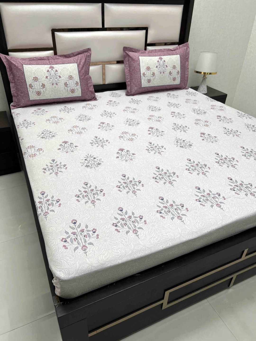 

Pure Decor Maroon & White Floral 250 TC King Bedsheet with 2 Pillow Covers