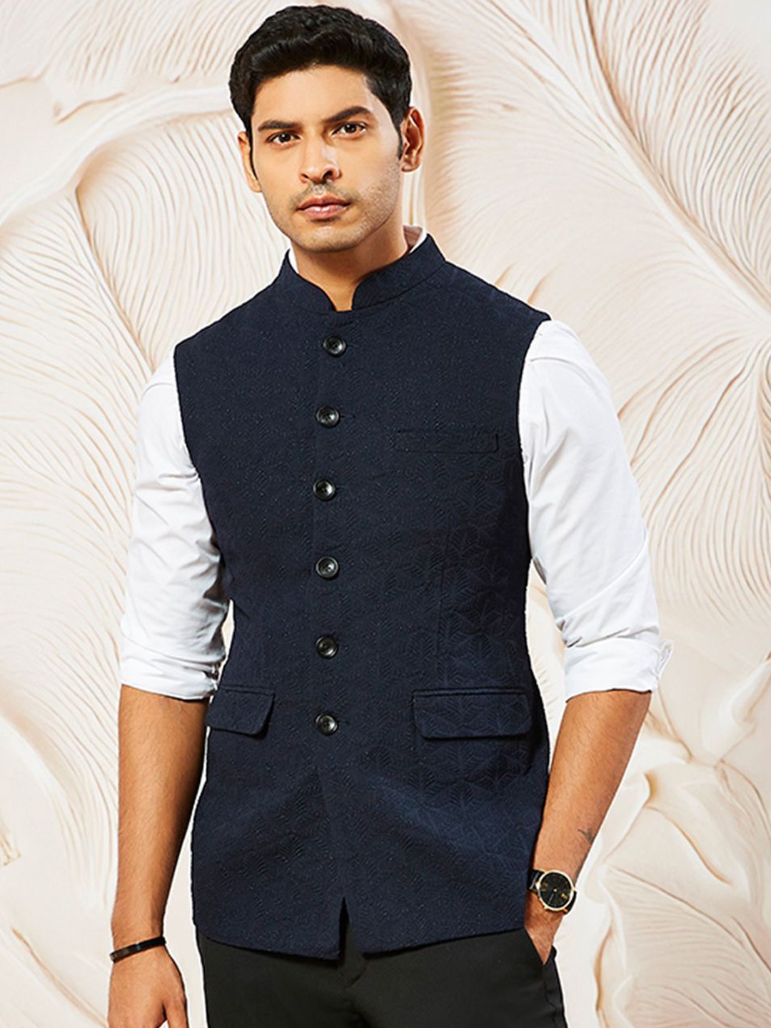 

VASTRAMAY Embellished Nehru Jacket, Navy blue