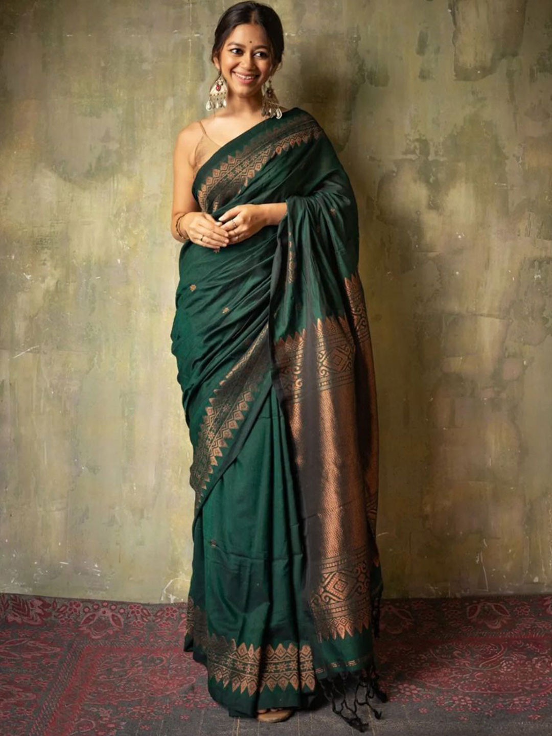 

Caracola Woven Design Zari Art Silk Banarasi Saree, Green