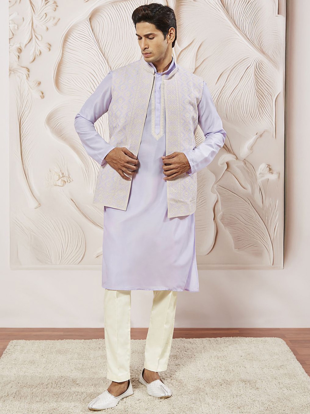 

VASTRAMAY Men Embroidered Regular Thread Work Kurta with Trousers, Lavender
