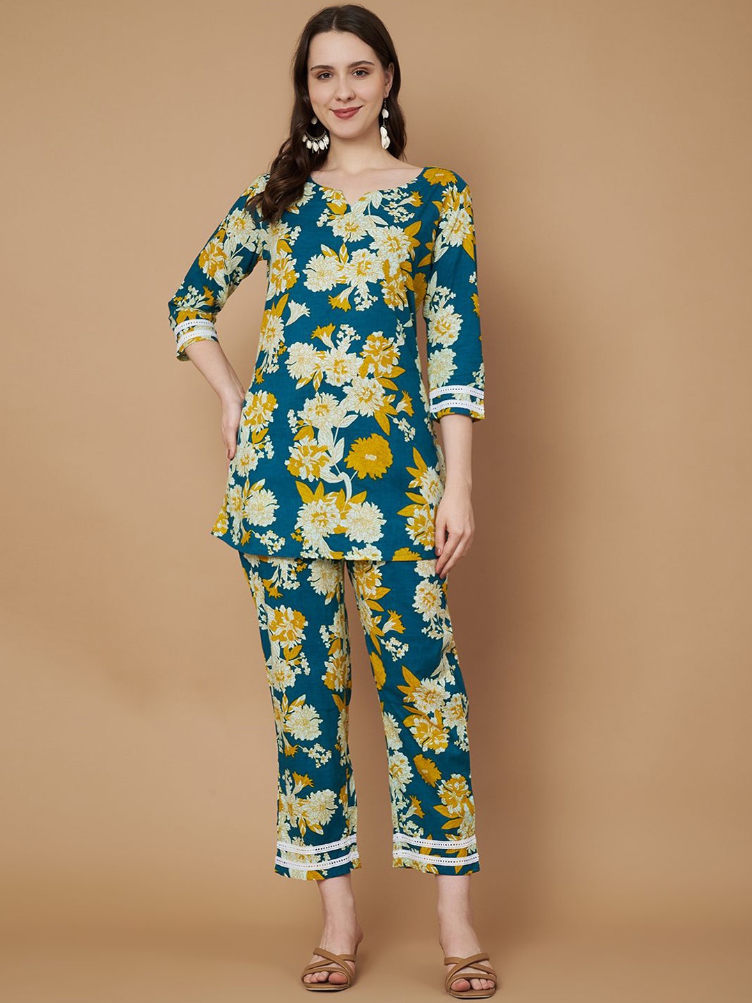 

Vastralay Printed Pure Cotton Tunic With Trouser Co-Ords, Green