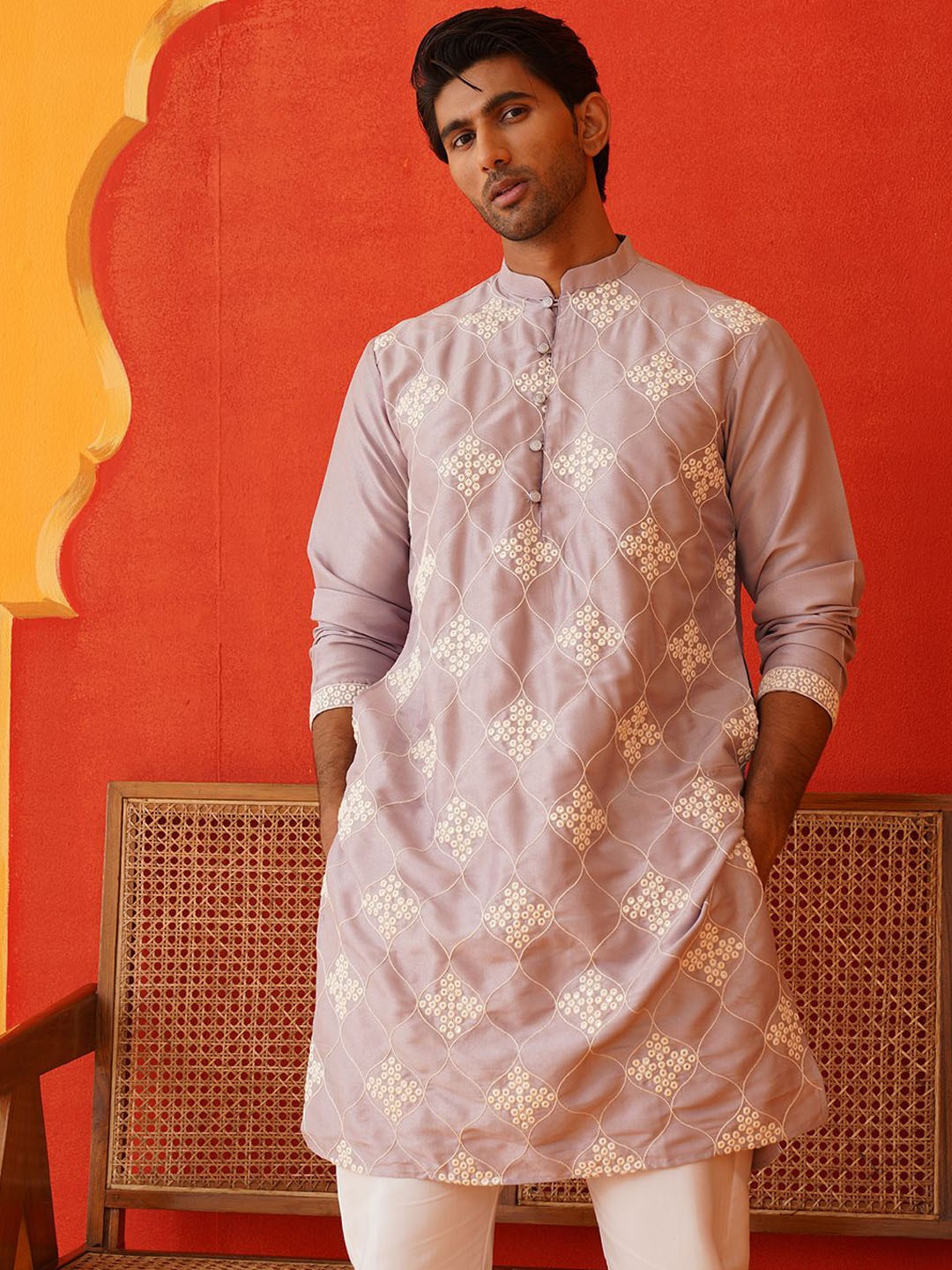 

Anouk Men Floral Embroidered Chikankari Kurta, Purple