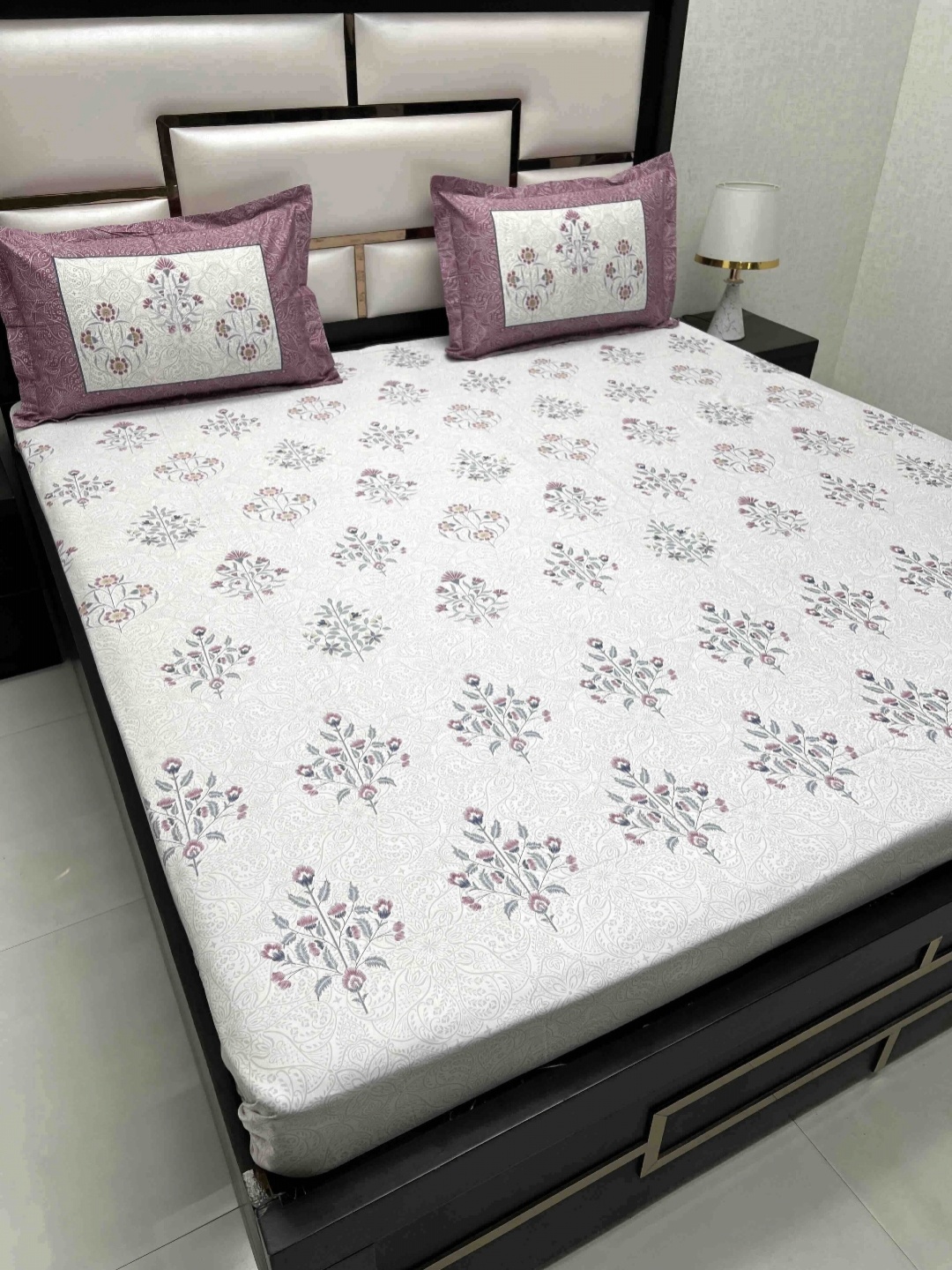 

Pure Decor Maroon & Grey Floral 600 TC King Bedsheet with 2 Pillow Covers
