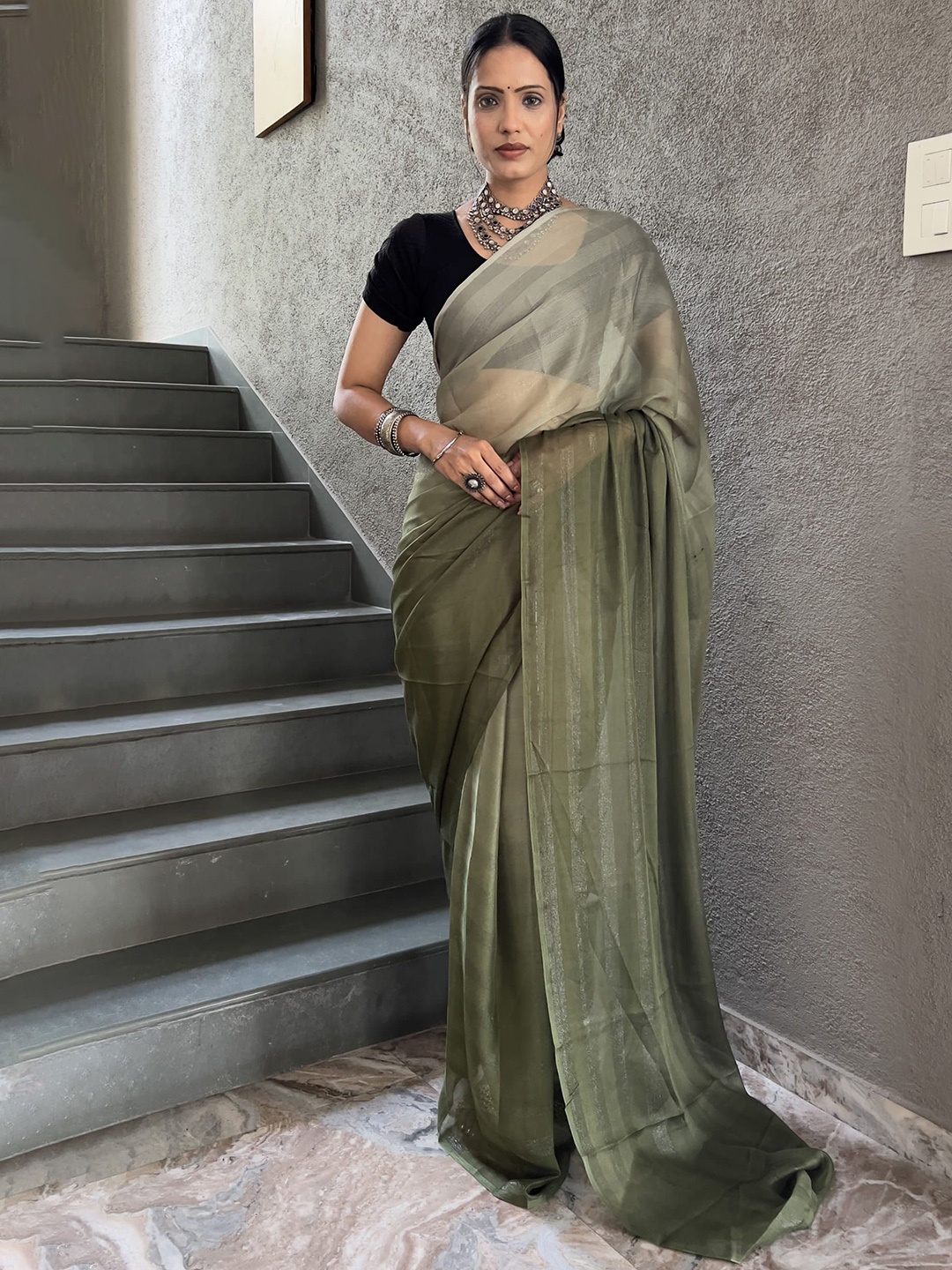 

KAYOMMI Women Pure Chiffon Ready to Wear Saree, Green