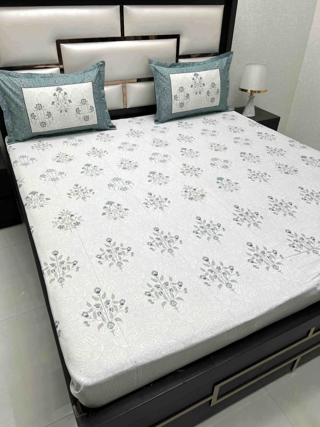

Pure Decor White & Green Floral 600 TC King Bedsheet with 2 Pillow Covers