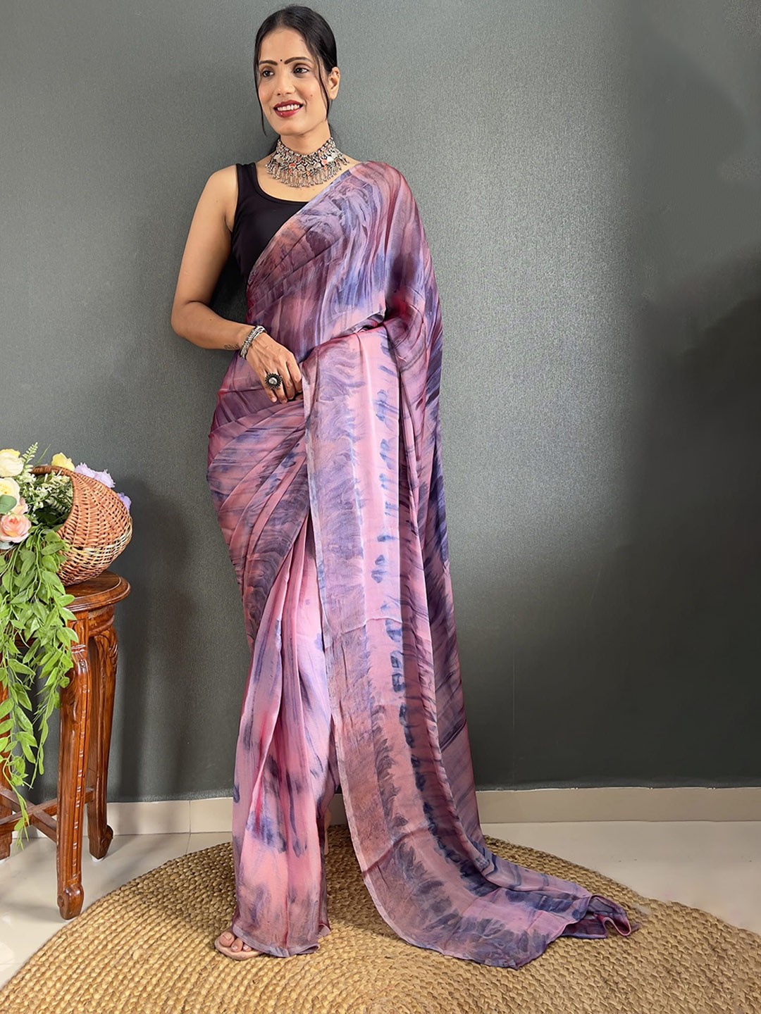 

KAYOMMI Women Tie and Dye Pure Chiffon Ready to Wear Saree, Purple