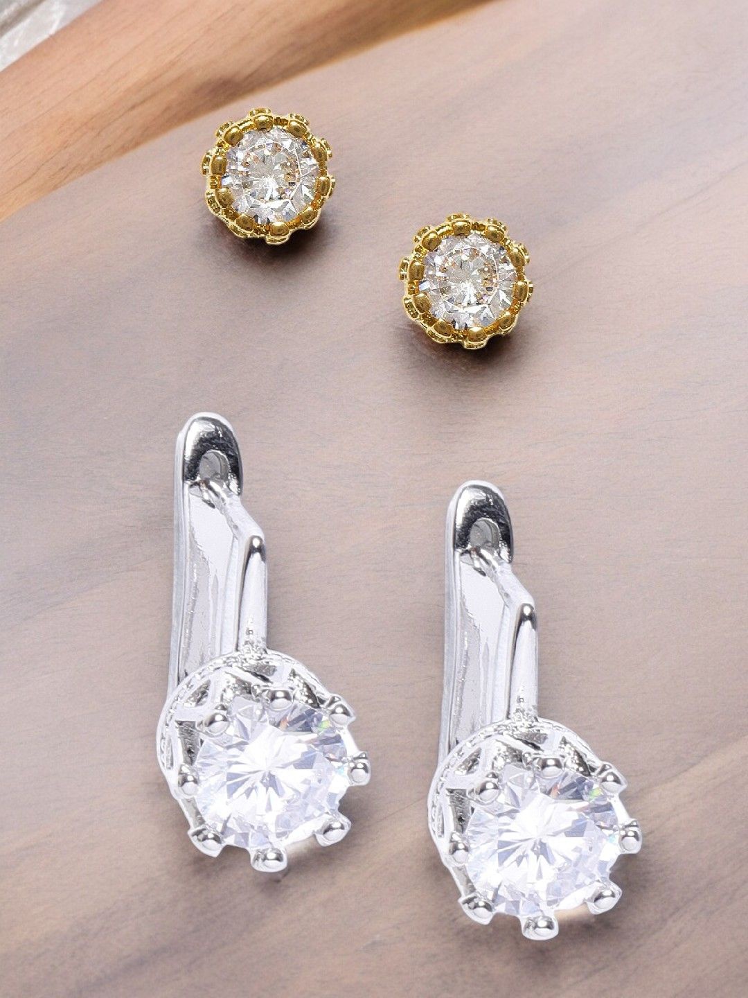 

OOMPH Contemporary Studs Earrings, Silver