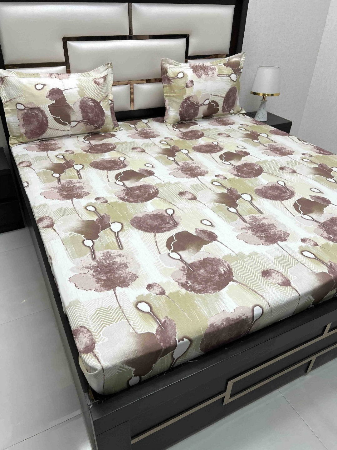 

Pure Decor White & Brown 250 TC King Bedsheet with 2 Pillow Covers