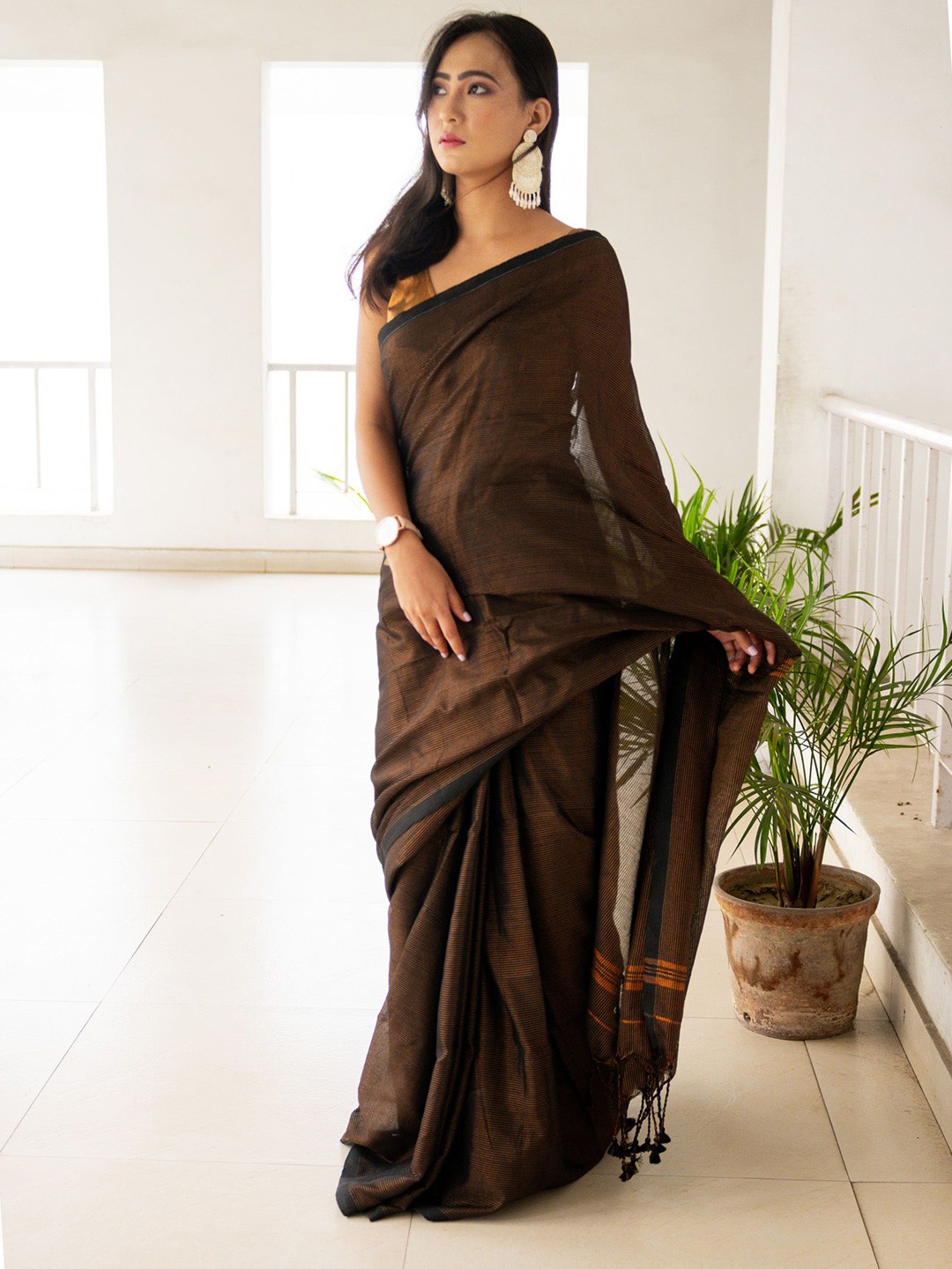 

Uttariya Striped Zari Saree, Black